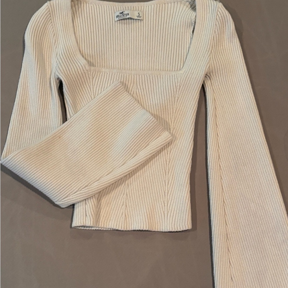 Longsleeve white knit top